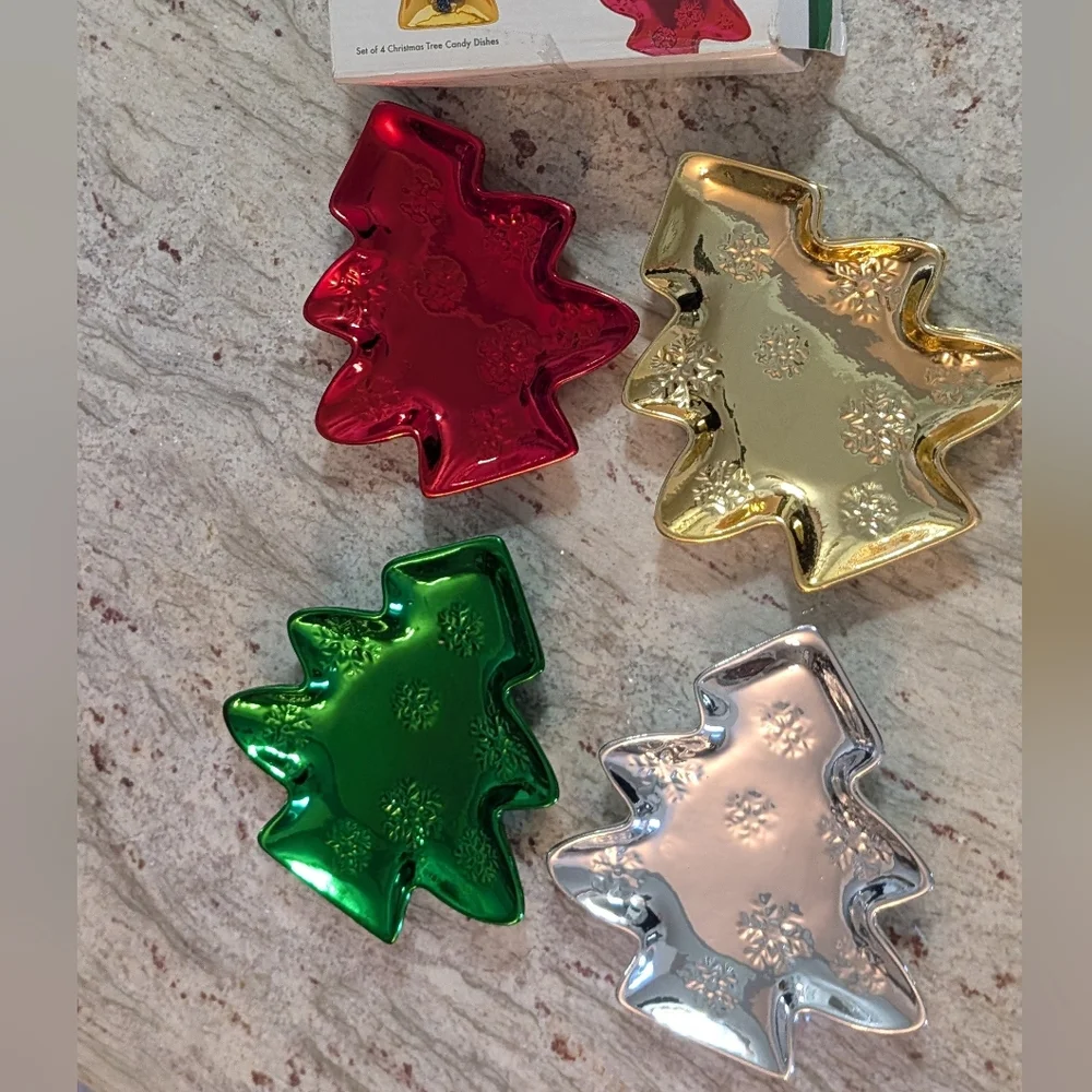 Christmas Tree Plates I. Godinger Co. 4 Porcelain Shiny Red Green Gold Silver